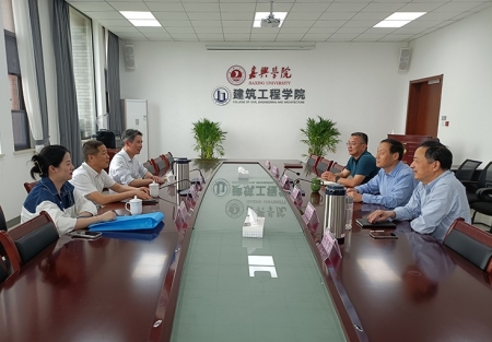 桐升公司董事長朱建良和副總經(jīng)理費建強帶隊赴嘉興學(xué)院建筑工程學(xué)院走訪交流